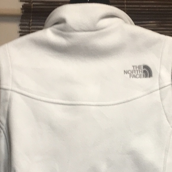 🚨B2G1 THE NORTH FACE Gray White Zip Up Vest Jacket - Picture 6 of 8